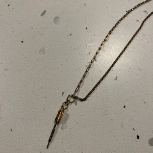 Bing Bang arrow necklace in gold